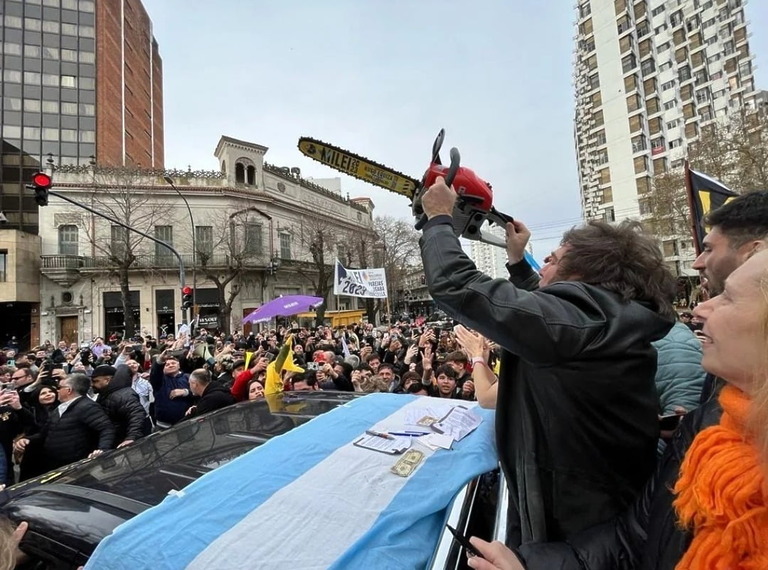 130년 만성적자 시달리던 ‘아르헨티나’ 재정 흑자, 복지·예산 확 줄였다